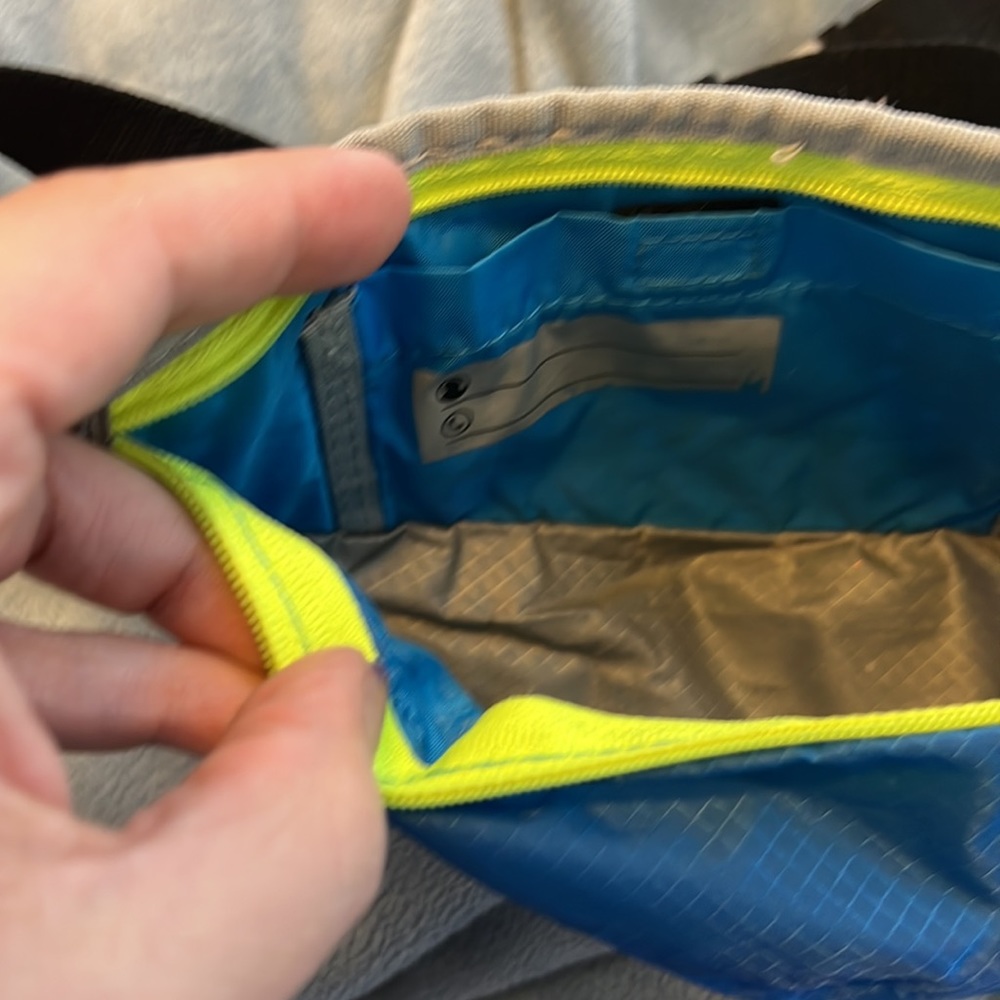 NIKE FANNYPACK BAG BLUE YELLOW GOLDEN STATE PRELOVED VGUC - Picture 5 of 9